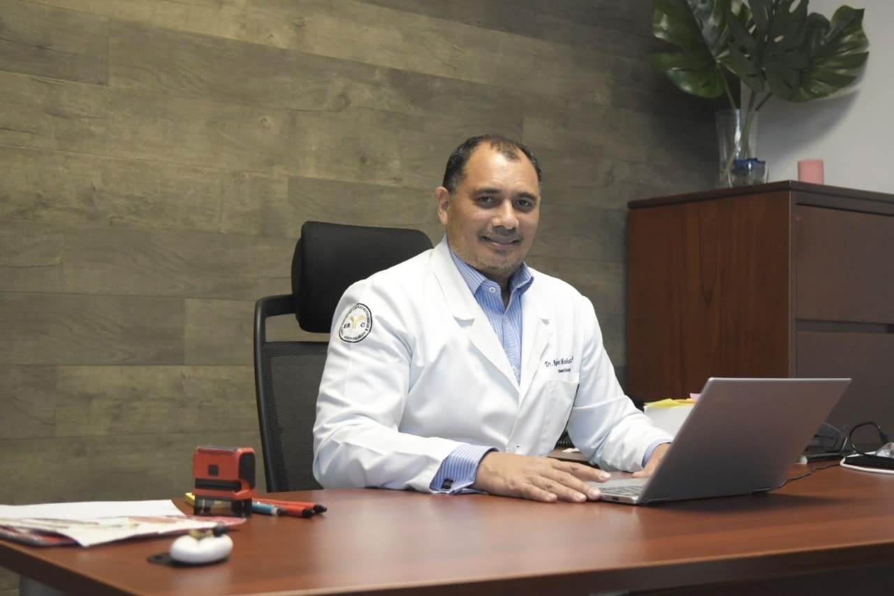 DR ROBERTO MUÑOZ